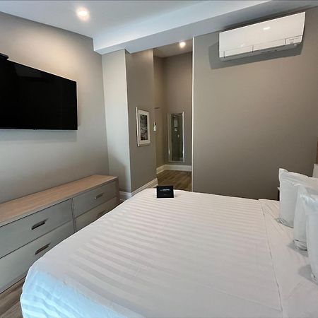 גרנד בנד Colonial Hotel & Suites מראה חיצוני תמונה