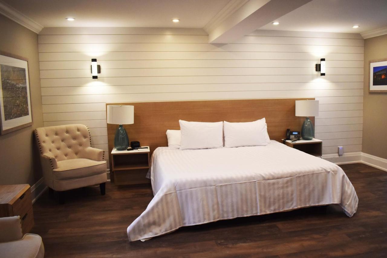 גרנד בנד Colonial Hotel & Suites מראה חיצוני תמונה