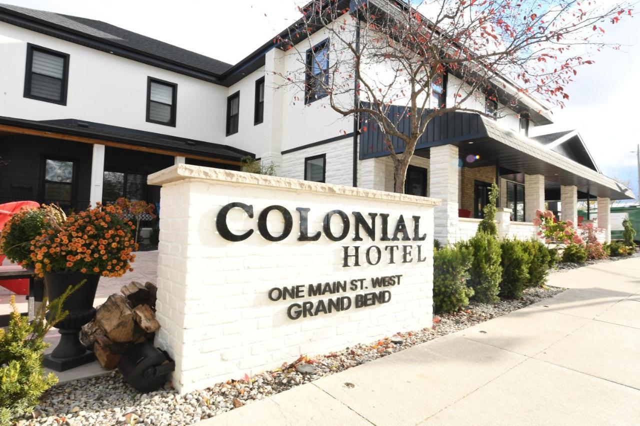 גרנד בנד Colonial Hotel & Suites מראה חיצוני תמונה