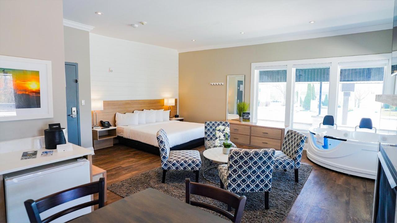 גרנד בנד Colonial Hotel & Suites מראה חיצוני תמונה