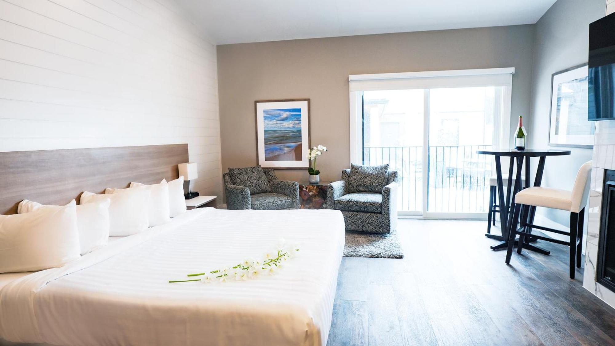 גרנד בנד Colonial Hotel & Suites מראה חיצוני תמונה