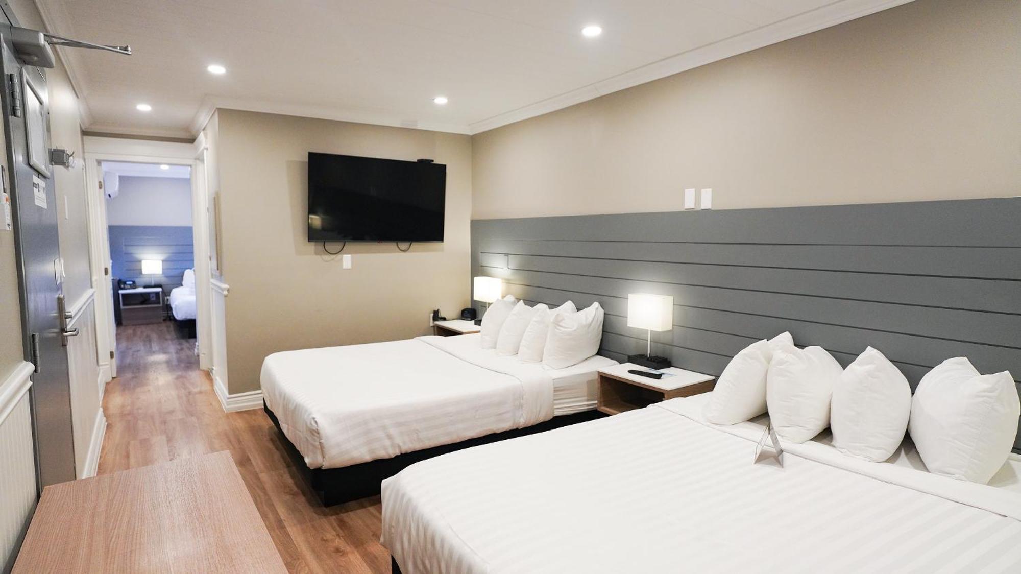 גרנד בנד Colonial Hotel & Suites מראה חיצוני תמונה