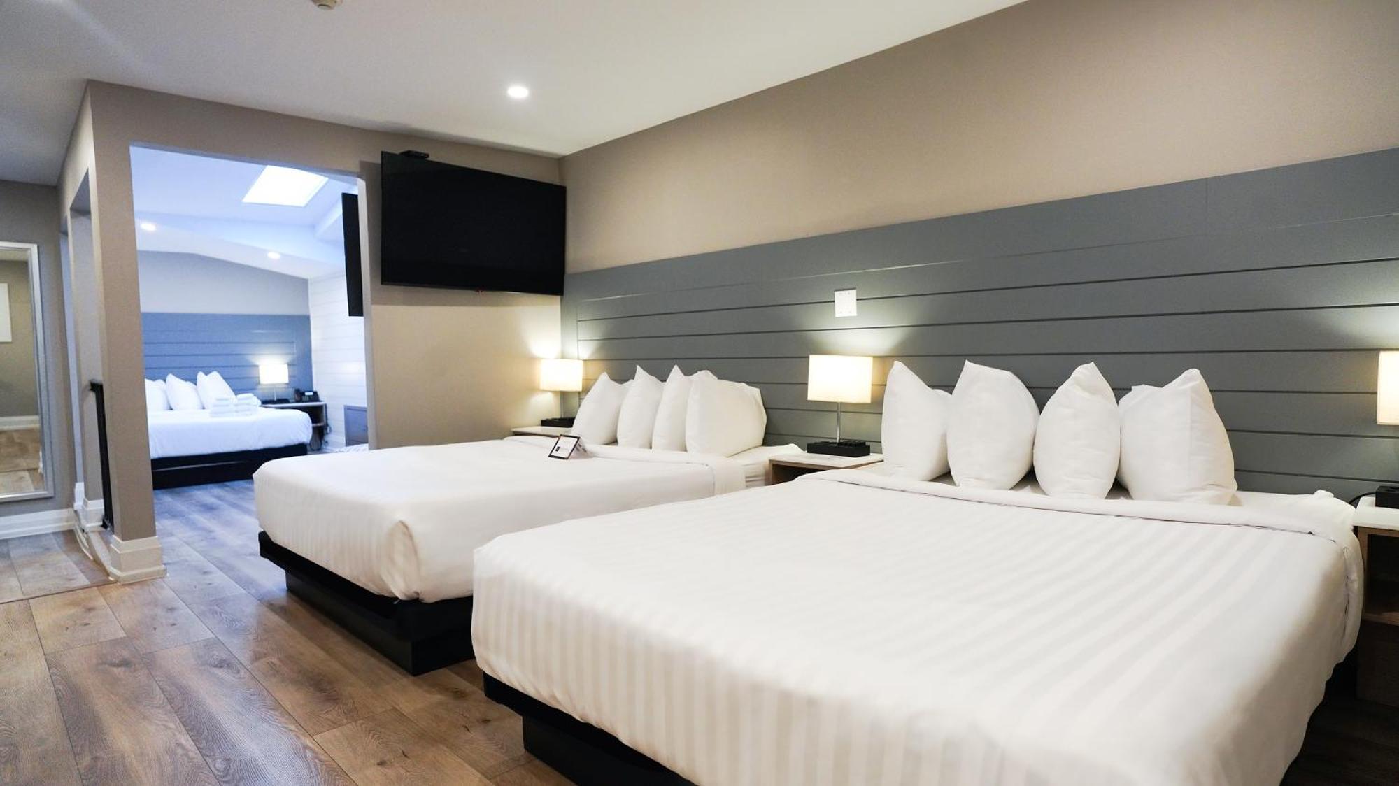 גרנד בנד Colonial Hotel & Suites מראה חיצוני תמונה