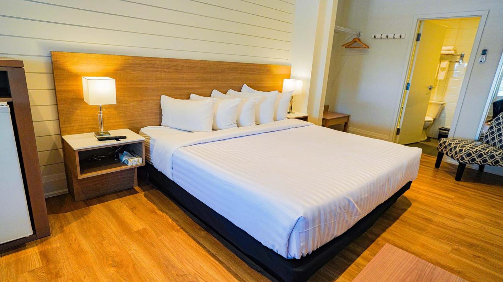גרנד בנד Colonial Hotel & Suites מראה חיצוני תמונה