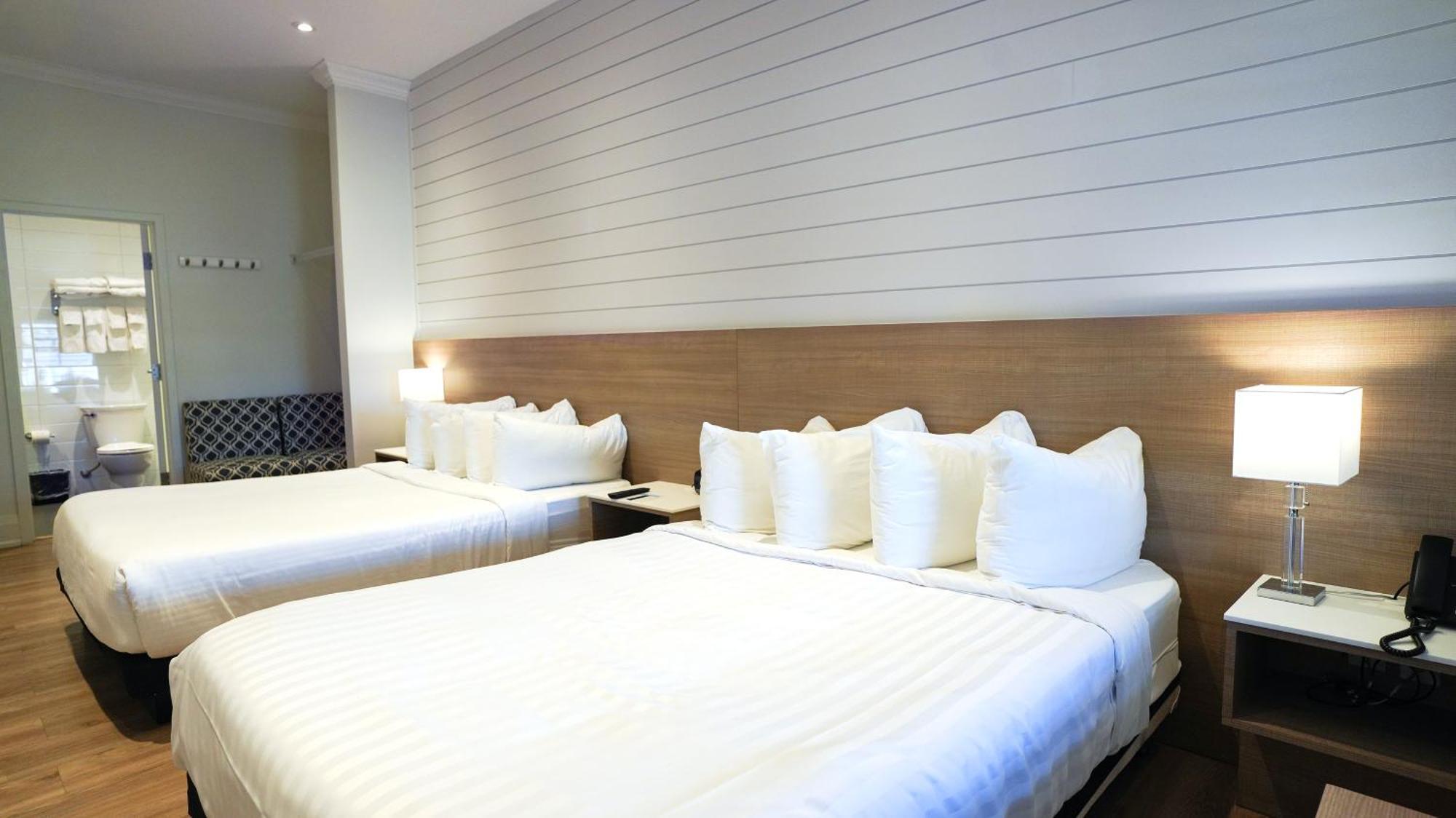 גרנד בנד Colonial Hotel & Suites מראה חיצוני תמונה