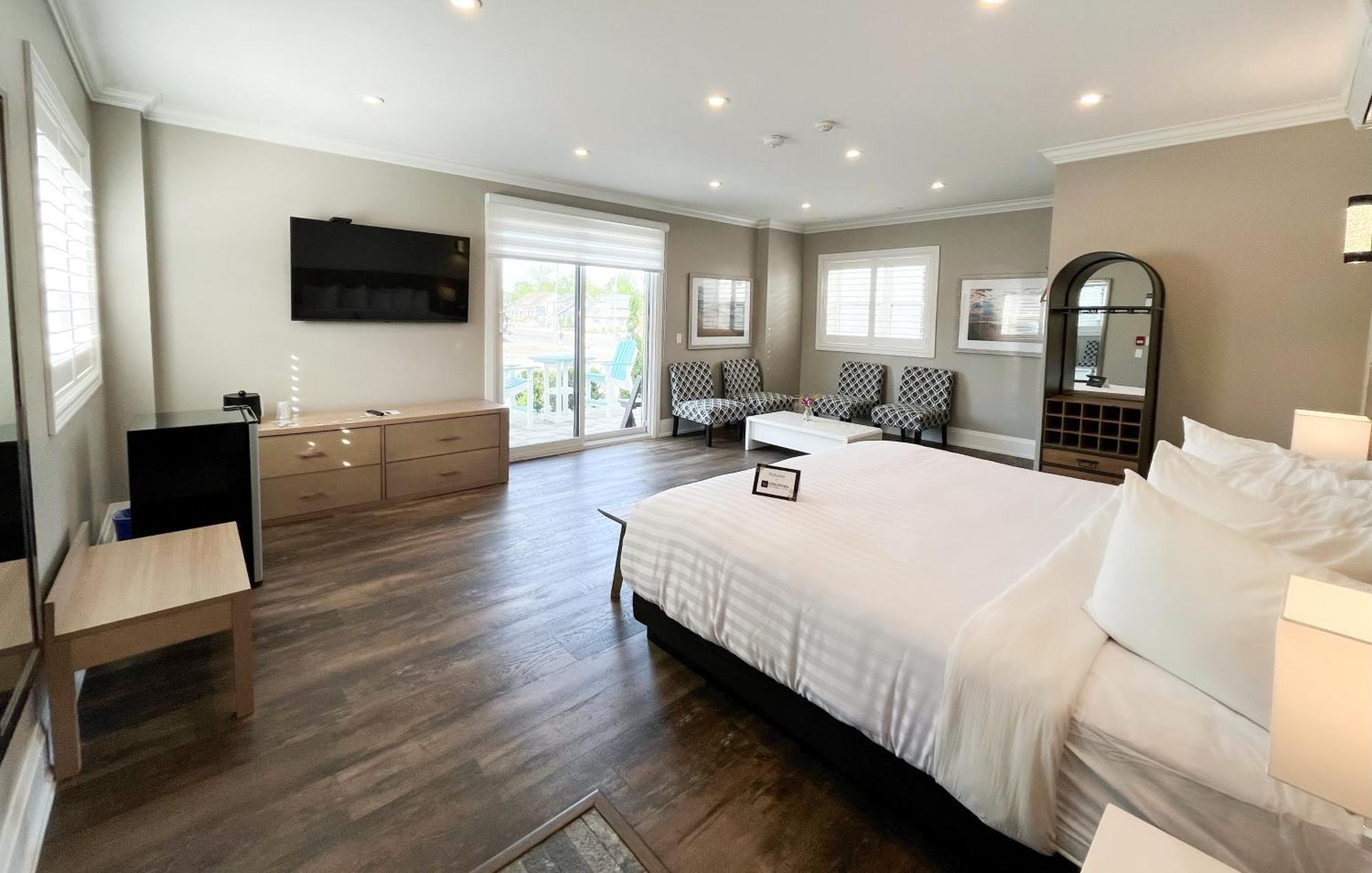 גרנד בנד Colonial Hotel & Suites מראה חיצוני תמונה