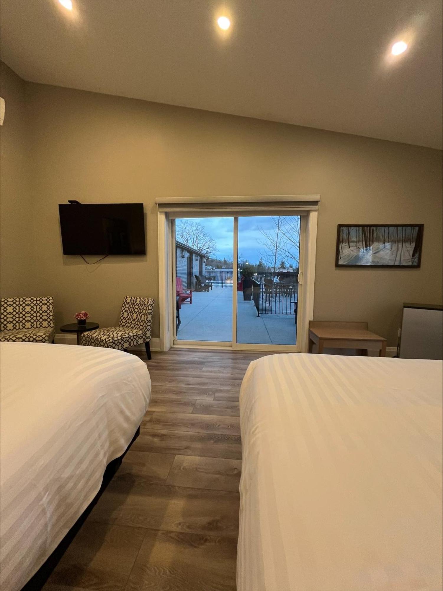 גרנד בנד Colonial Hotel & Suites מראה חיצוני תמונה