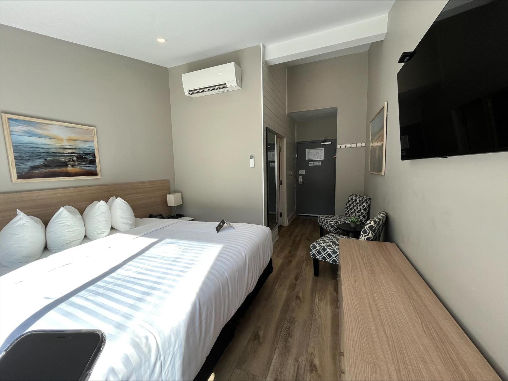 גרנד בנד Colonial Hotel & Suites מראה חיצוני תמונה
