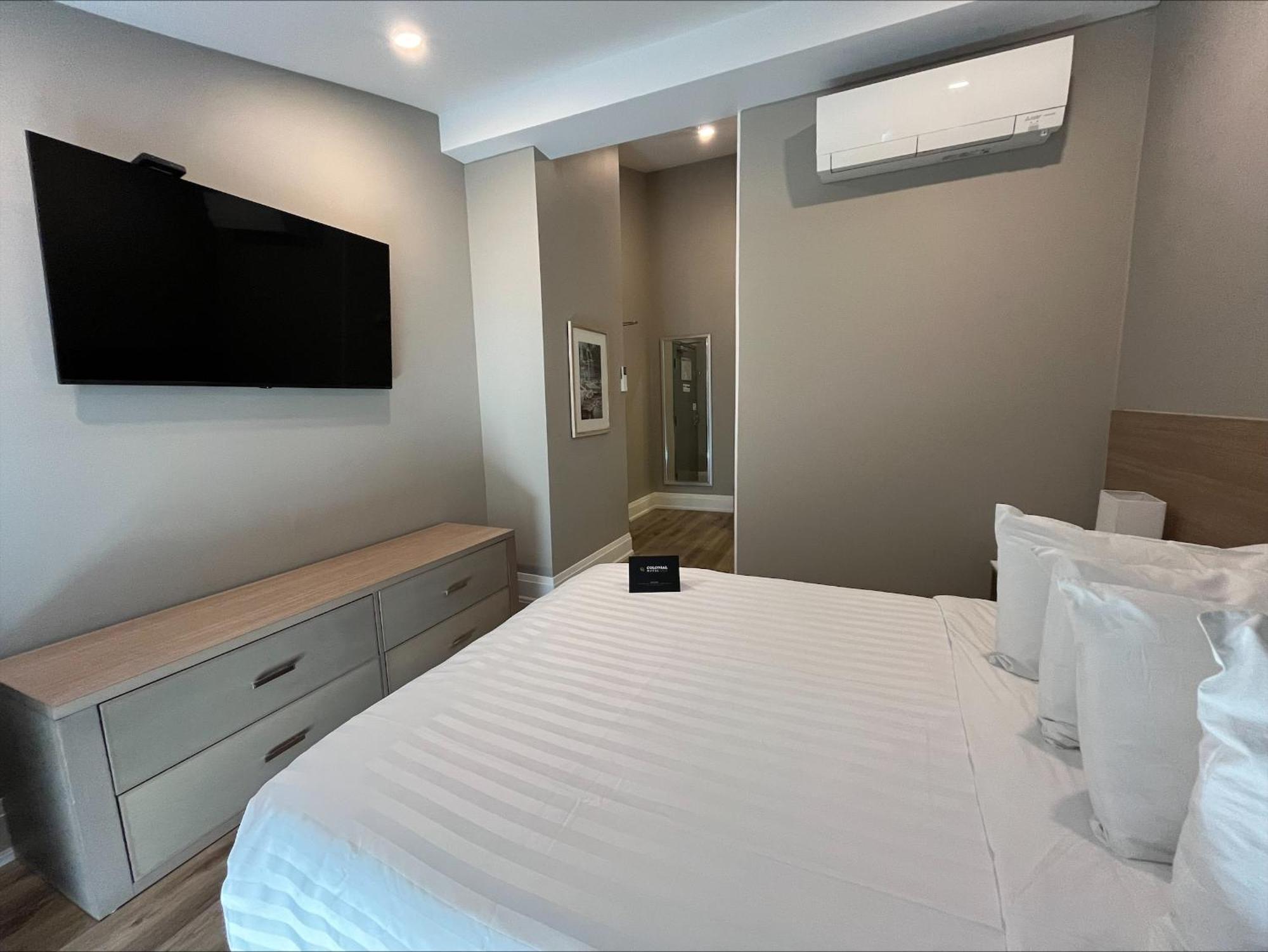 גרנד בנד Colonial Hotel & Suites מראה חיצוני תמונה