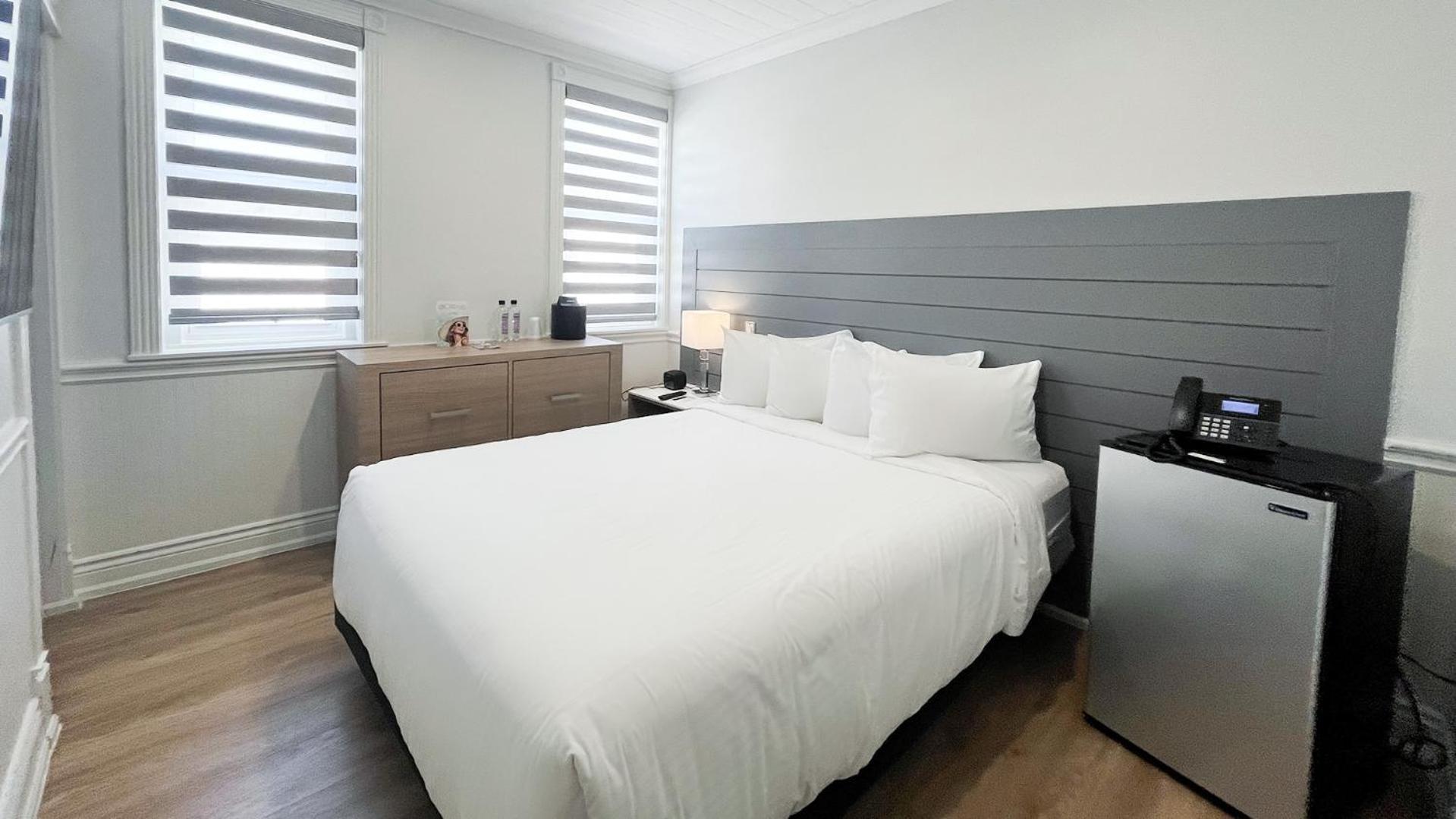 גרנד בנד Colonial Hotel & Suites מראה חיצוני תמונה