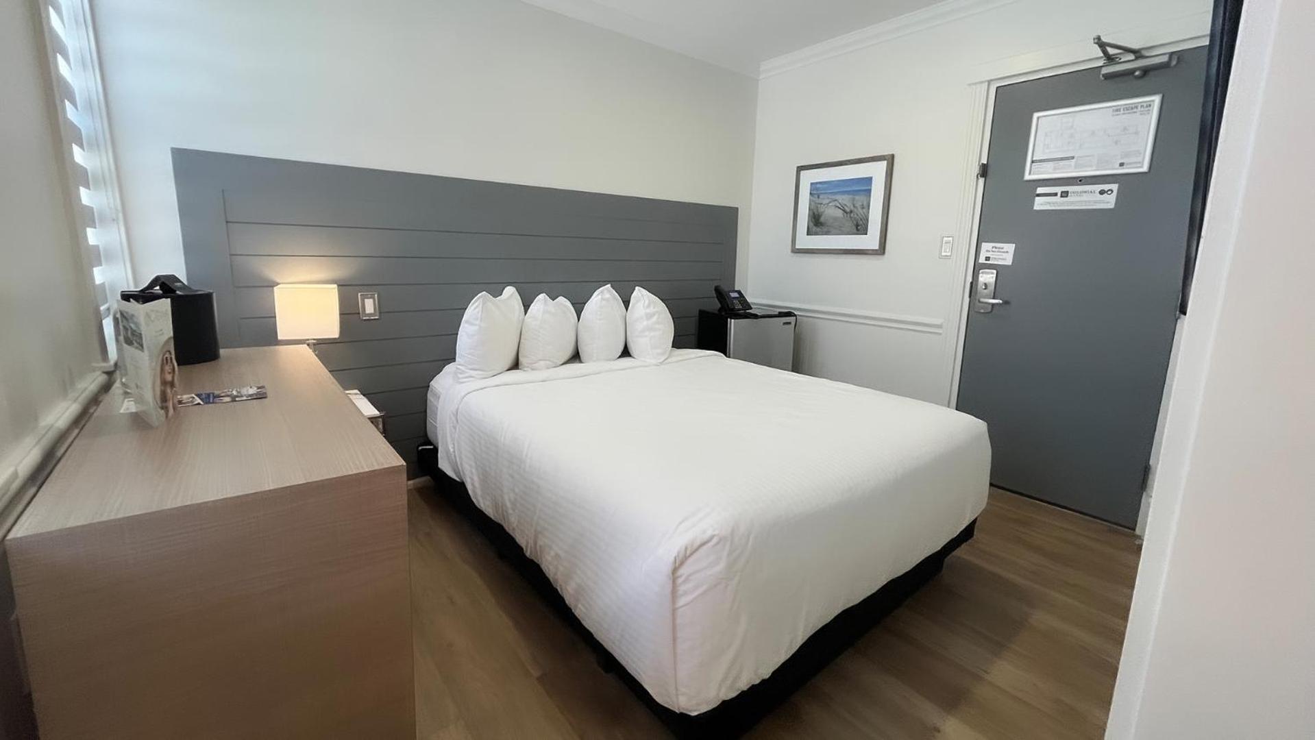 גרנד בנד Colonial Hotel & Suites מראה חיצוני תמונה